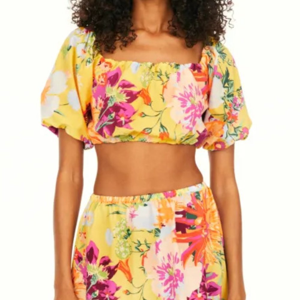 NWT Off-the-shoulder Crop Top